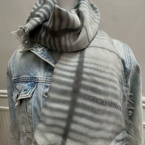 Giorgio Armani lightweight 100% cotton scarf for men but it  also can be UNISEX